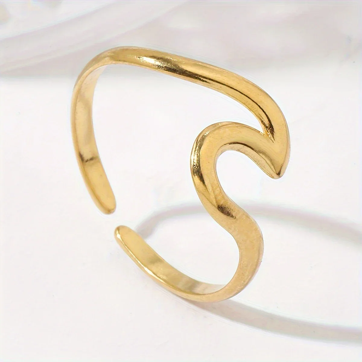Anillo Ajustable con Diseño de Onda en Oro - Image 3
