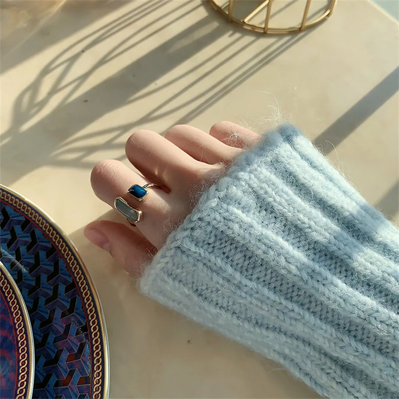 Anillo Vintage dorado con Ópalo Azul - Image 3