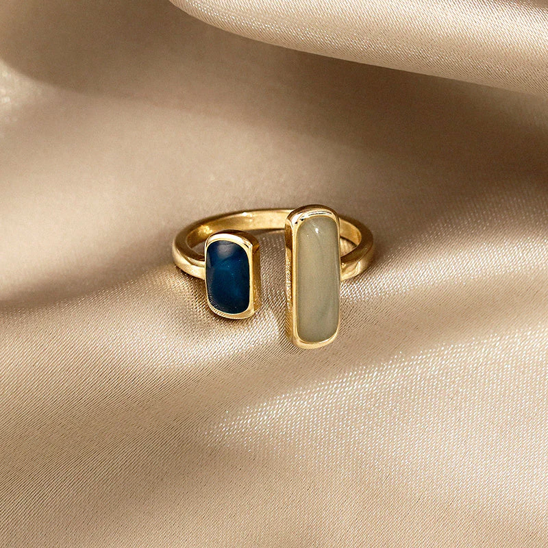 Anillo Vintage dorado con Ópalo Azul - Image 5