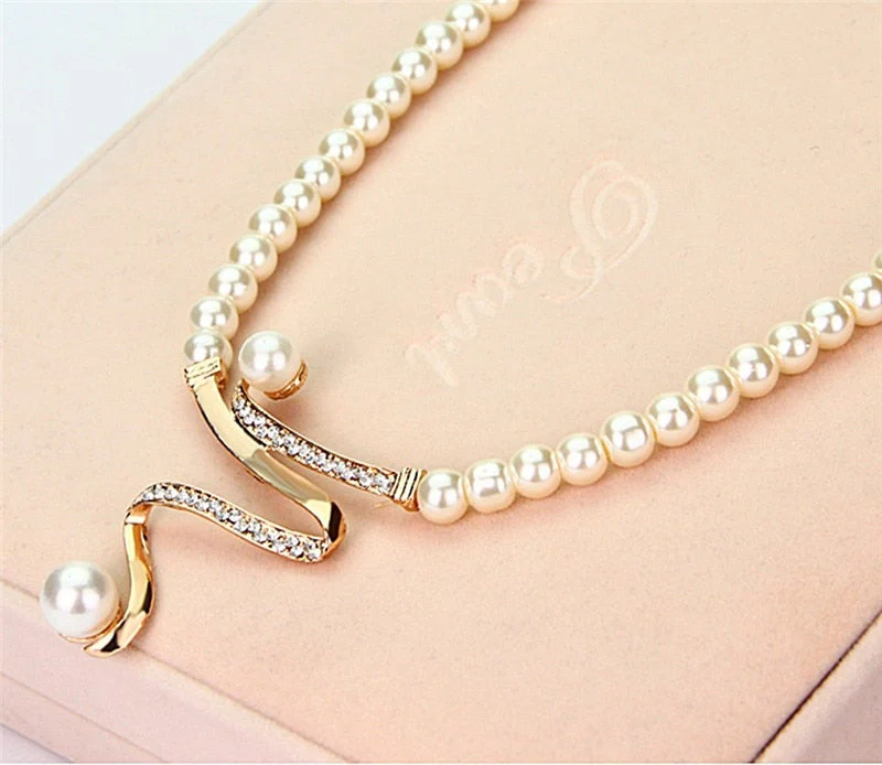 Conjunto Collar + Pendientes de Perlas Naturales - Image 4