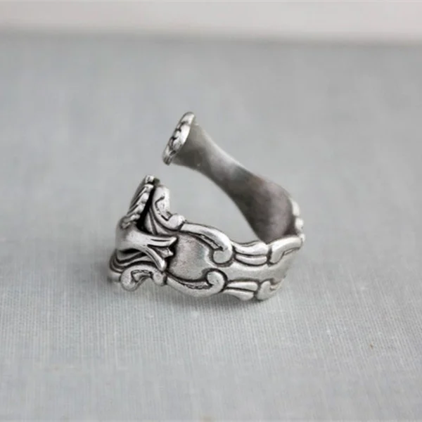 Anillo de Flor de Colibrí