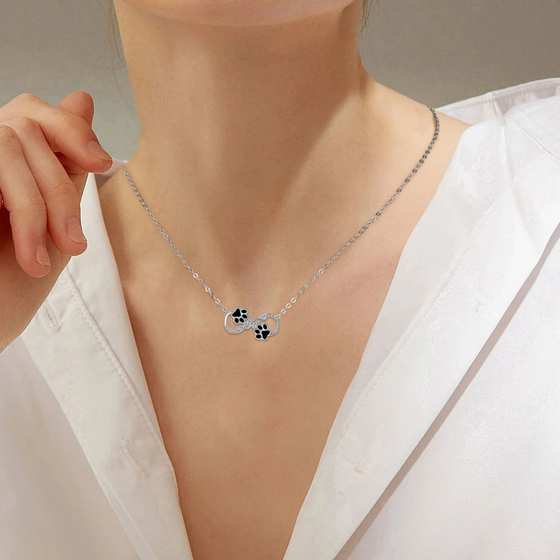Collar de Símbolo Infinito con Zirconia - Image 4
