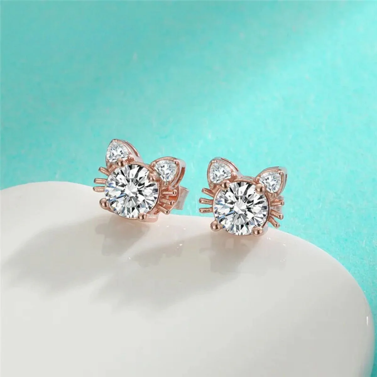 Pendientes de Gato en Plata de Ley 925 con Moissanita y Baño de Oro Rosa - Image 2
