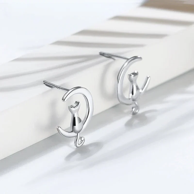 Pendientes de Gato con Luna y Estrella en Plata de Ley - Image 2