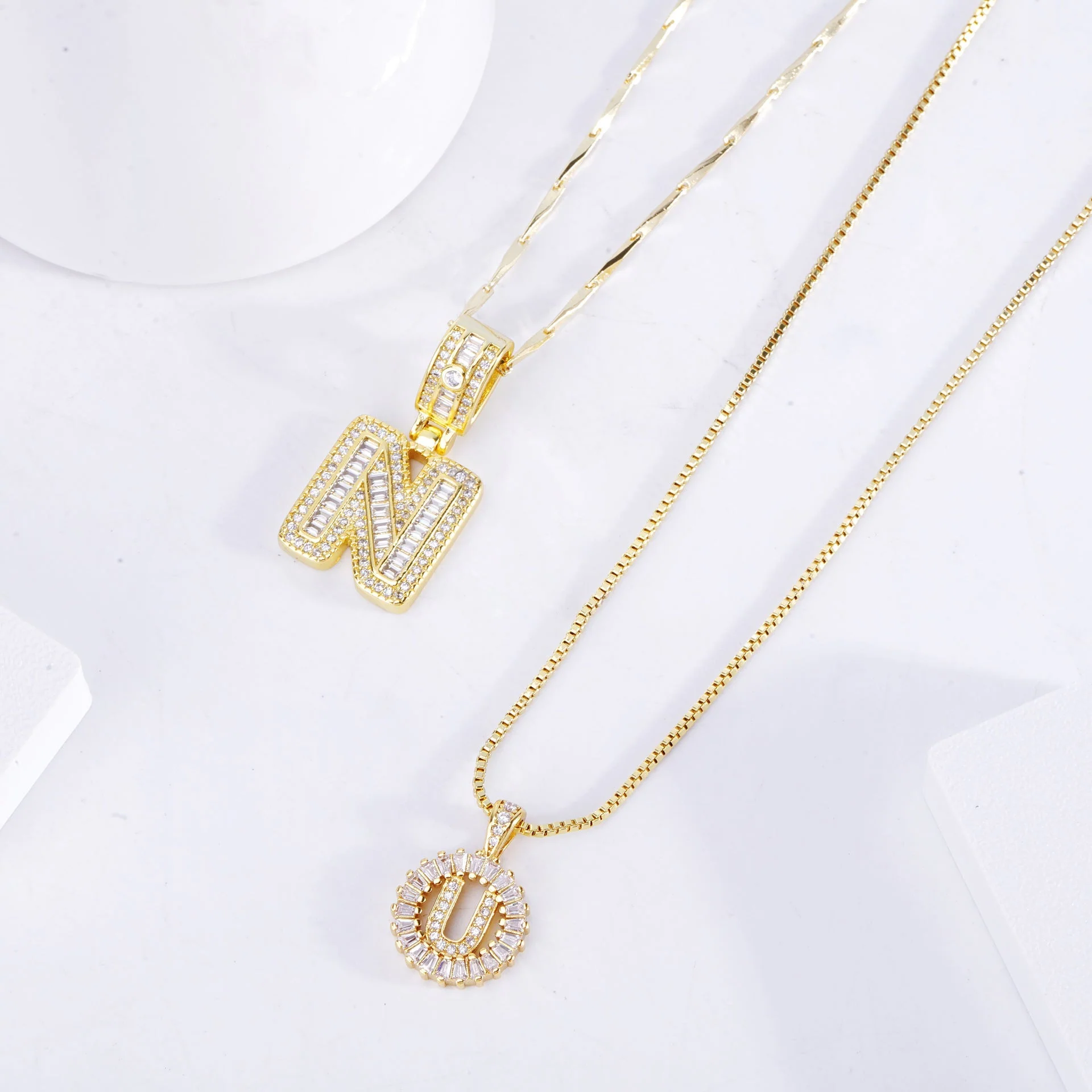 Set de Collar Inicial de Letra Pavé | Oro - Image 2