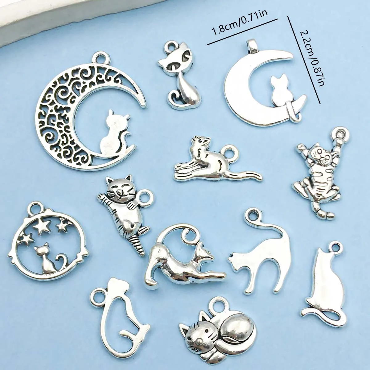 Colección Vintage de Dijes de Gato en Plata - Image 3